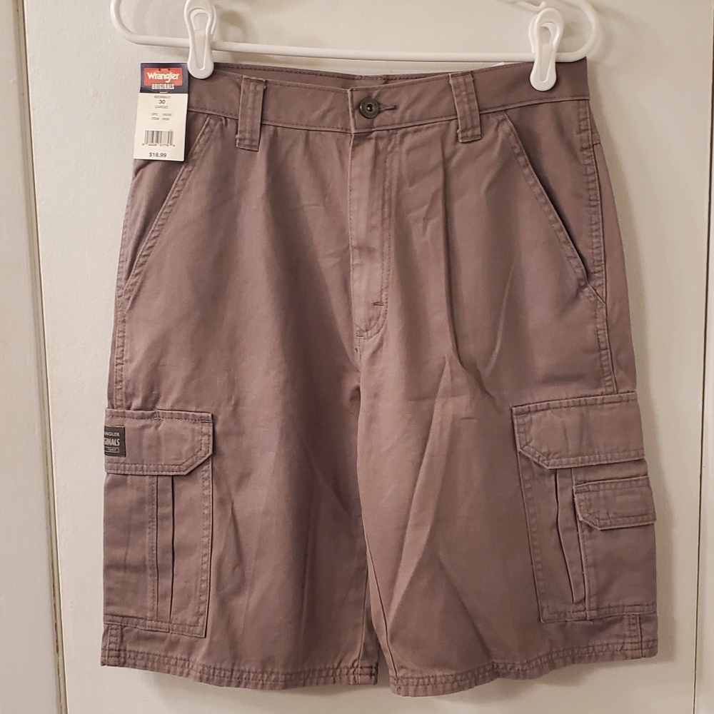 NWT - Men's Wrangler Cargo Shorts 30